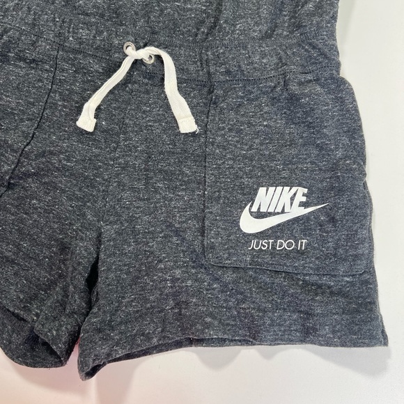 Nike Gray ‘Gym Vintage Romper’ Size Small With Shoulder Snaps - Picture 6 of 16